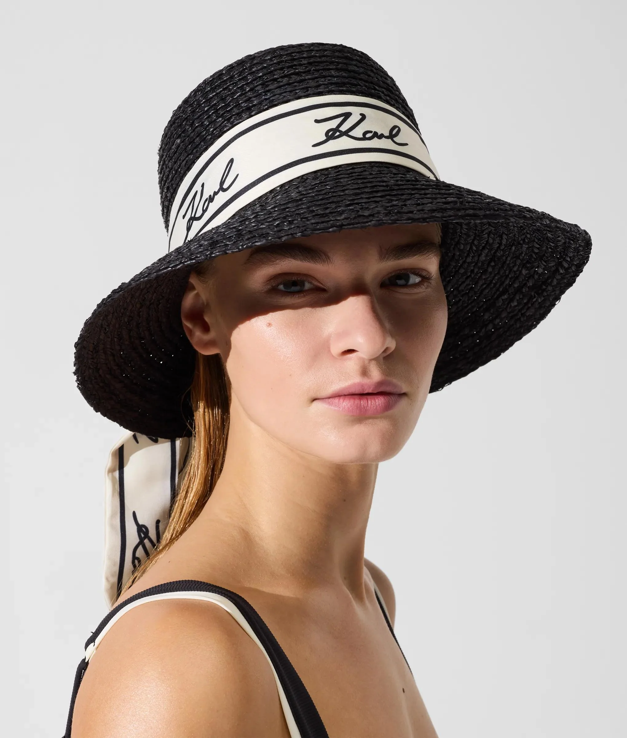 Chapeau de soleil avec écharpe Signature