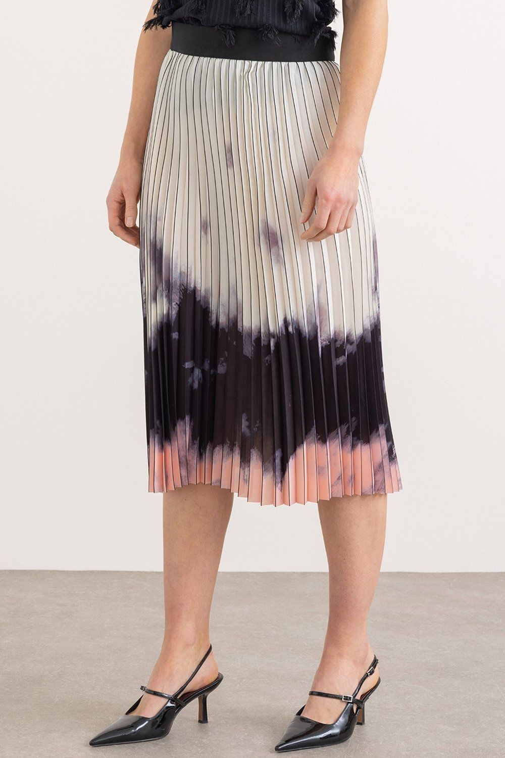 Klass. Dip Dye Pleated Pull On Skirt