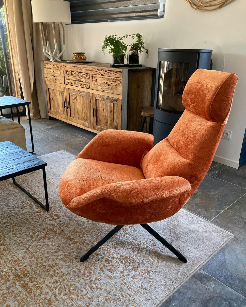 ASTI - Fauteuil rotatif en velours orange