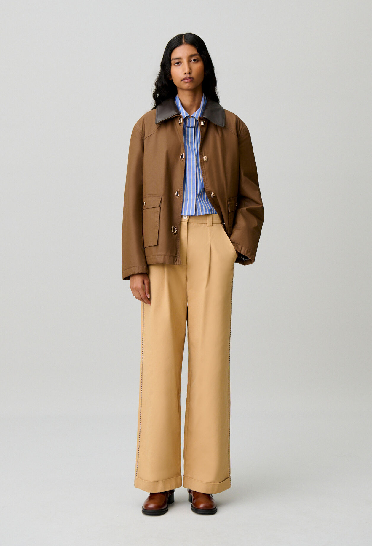 Pantalon droit à plis