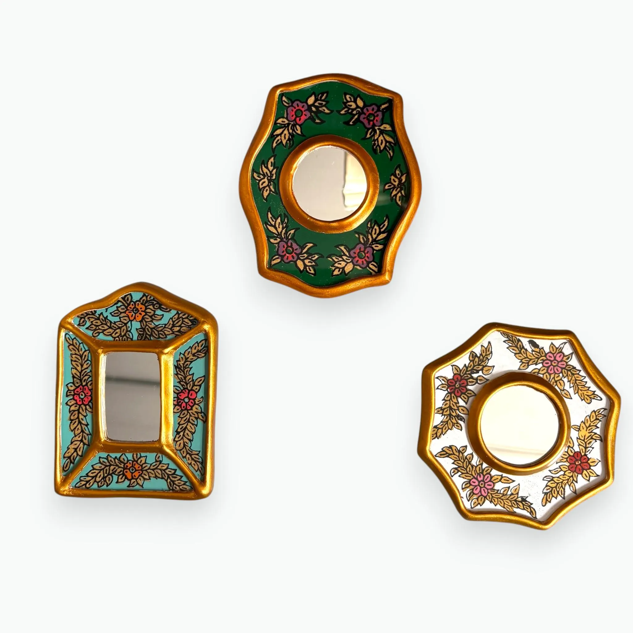Set of 3 small decorative mirrors 4.5