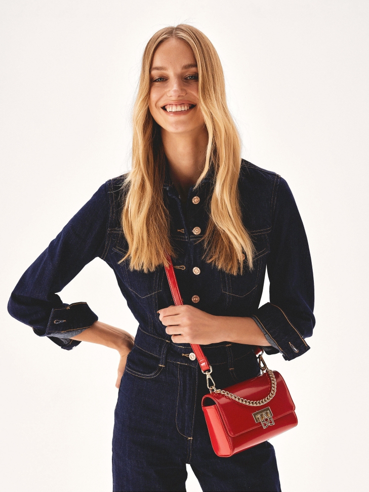 Red small handbag with shoulder strap