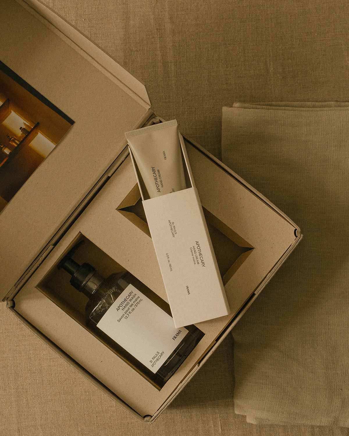 Handpflege-Geschenkbox Apothecary (Sandelholz, Zeder & Ylang-Ylang)