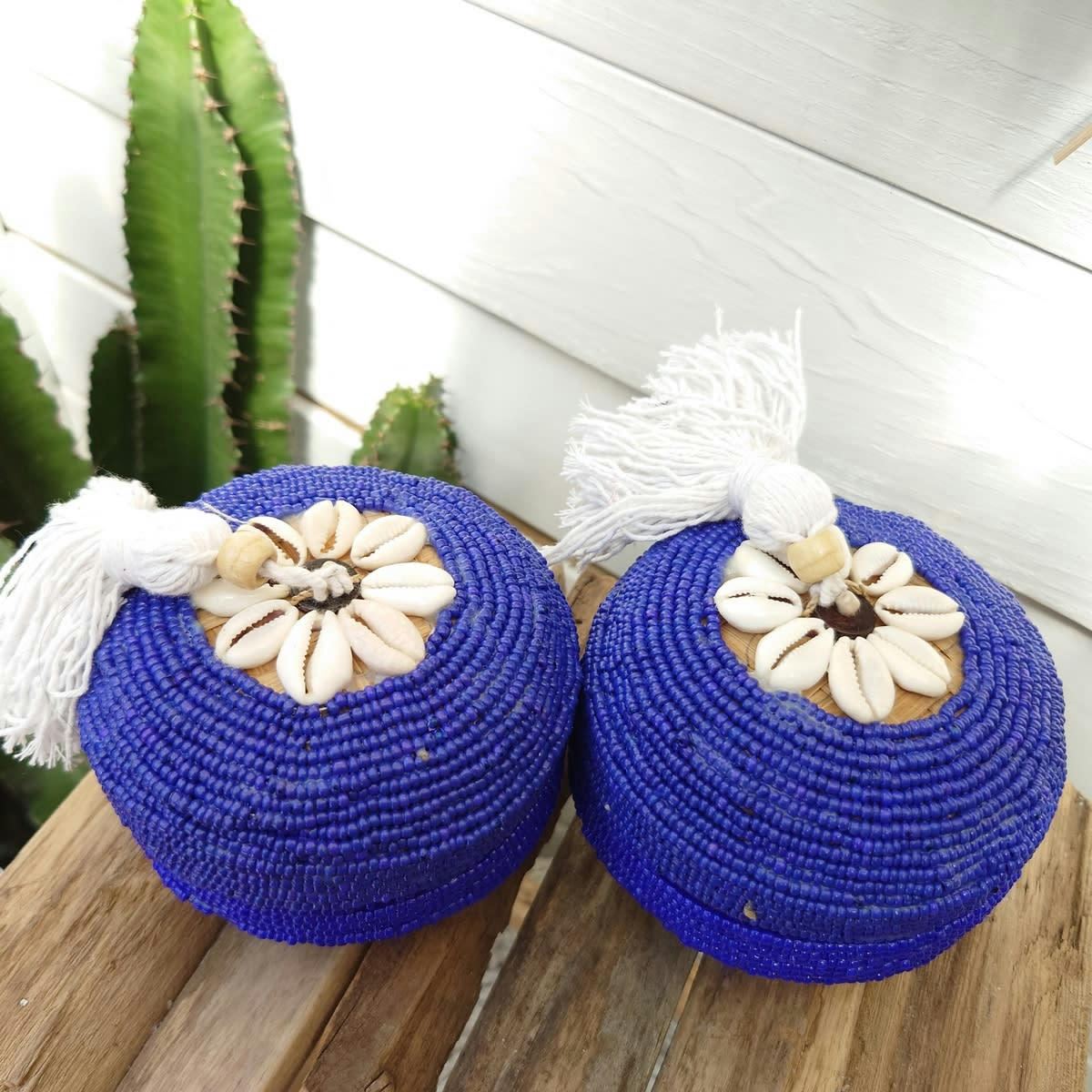 PERLA - Boîte en bambou et perles, bleu 10x10 cm