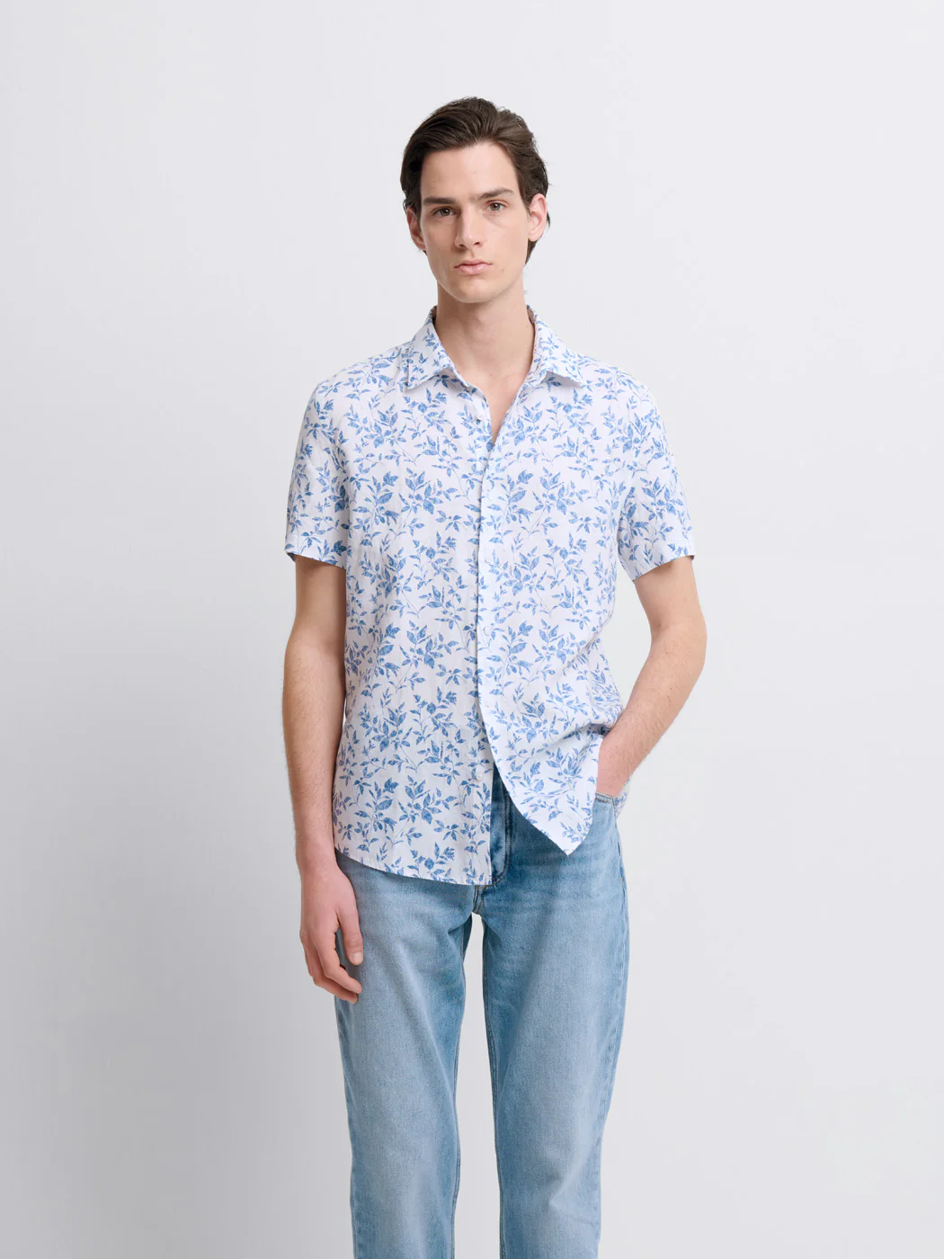 Chemise manches courtes en lin fleurie