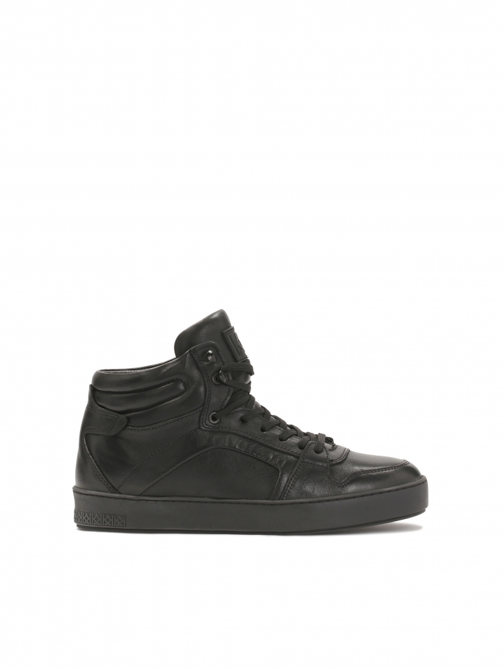 Leather sneakers with a higher upper