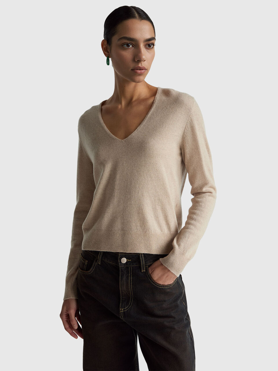 Beige V-neck sweater in pure Merino wool
