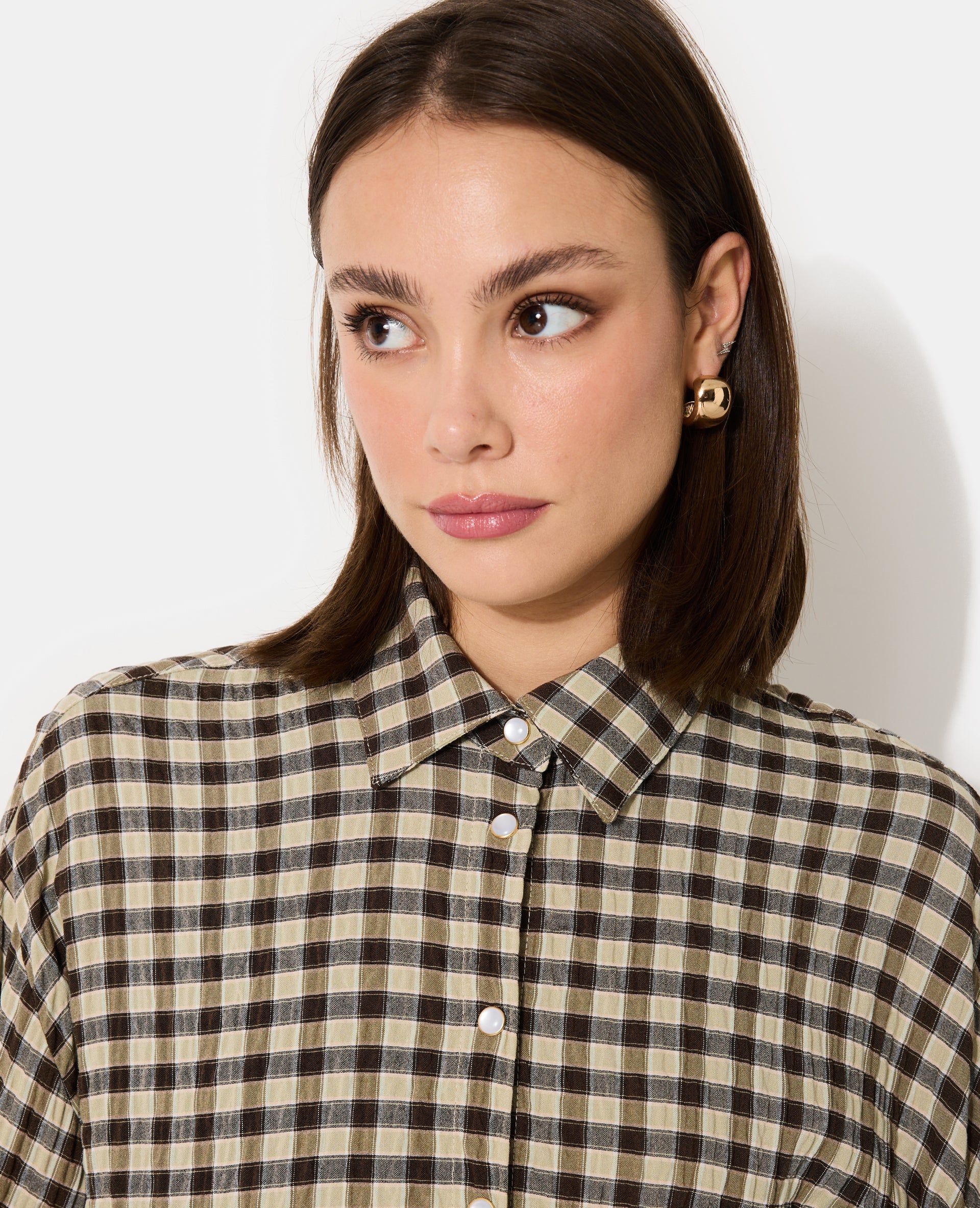 Chemise oversize en tissu gaufré motif carreaux