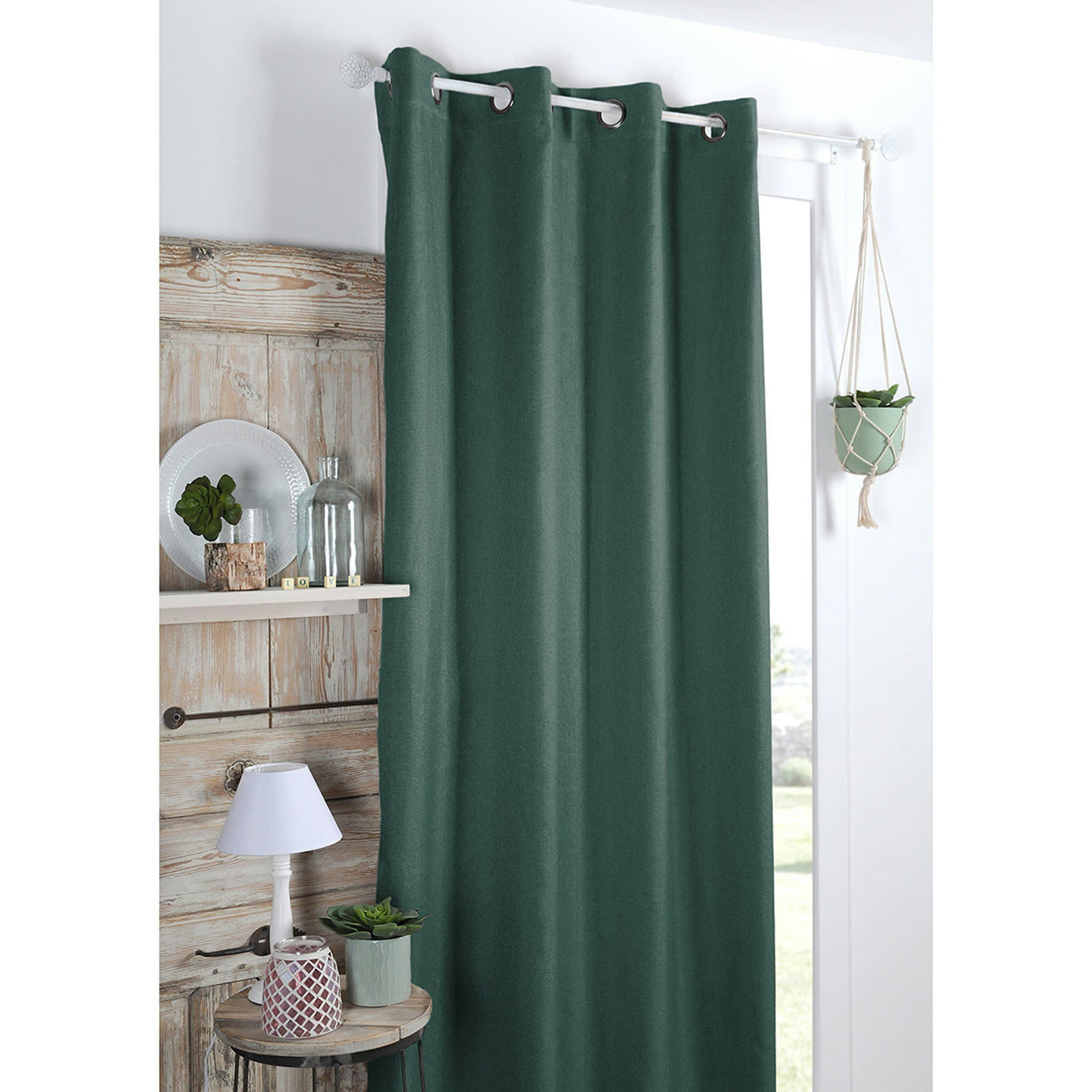 - Rideau occultant uni tramé polyester vert sapin 140x260 cm