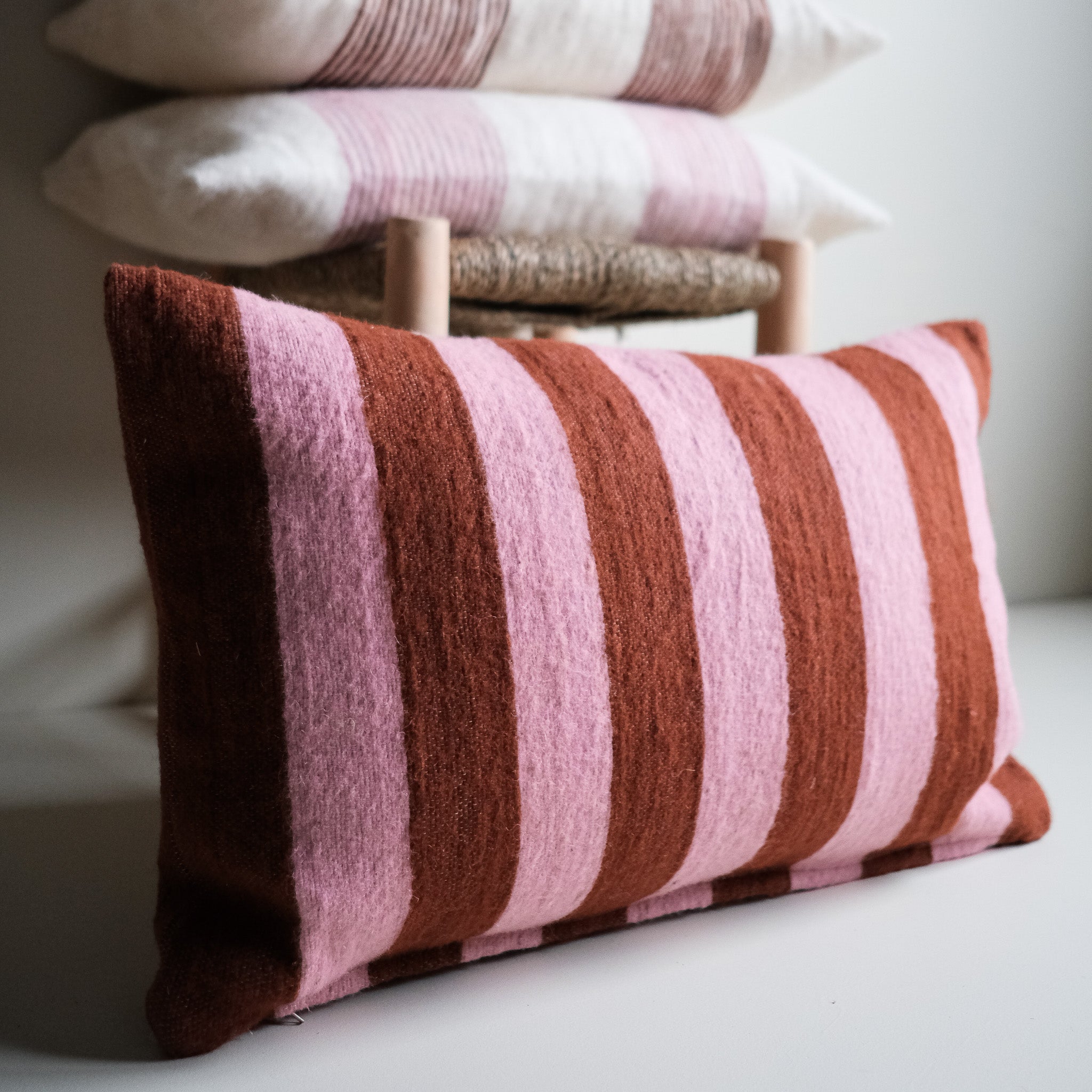 Household Hardware - kussen - Zacht roze - Bruin