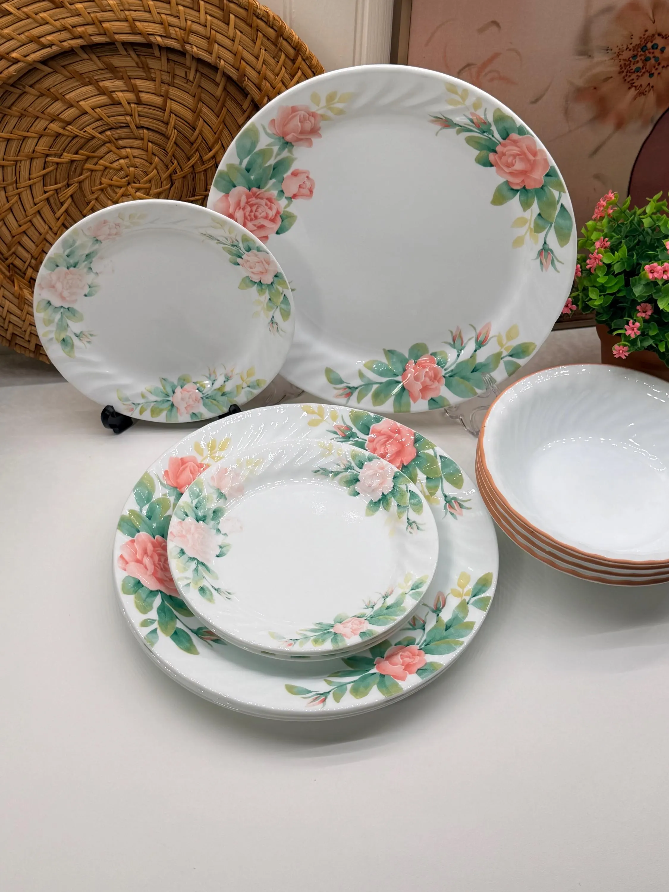 Corelle Elegant Rose Vintage 12 Piece Dinnerware Set for 4 – Pink Roses – Fluted Rim Plates & Bowls