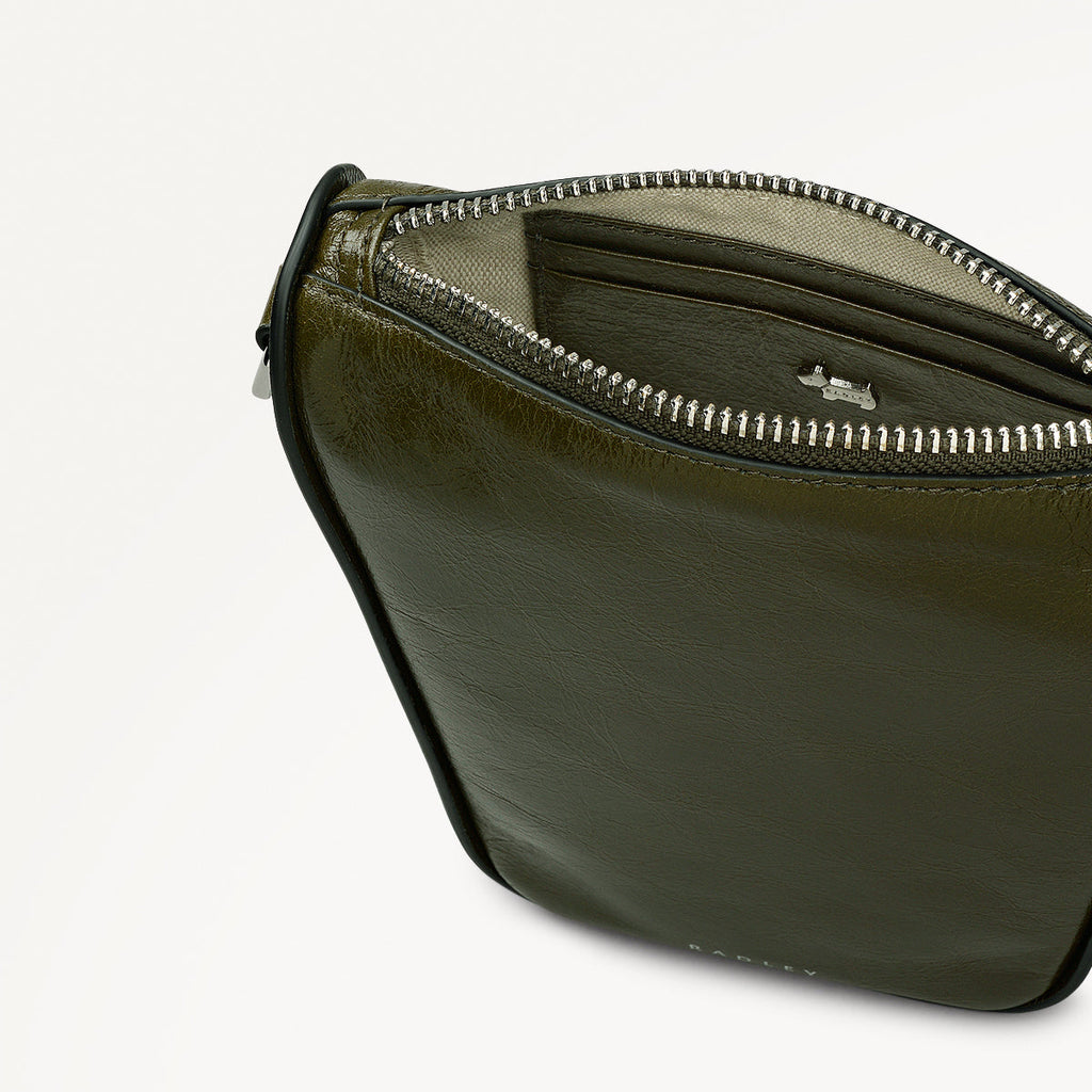 Oak Street - Medium Phone Cross Body Bag