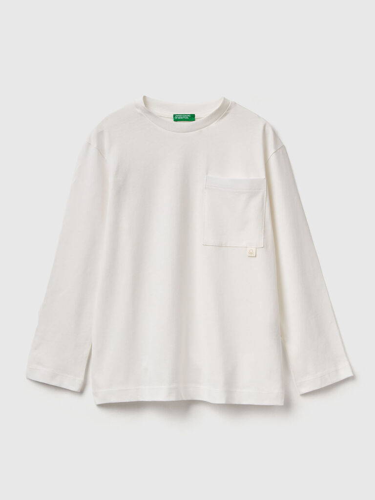 T-shirt with bold print