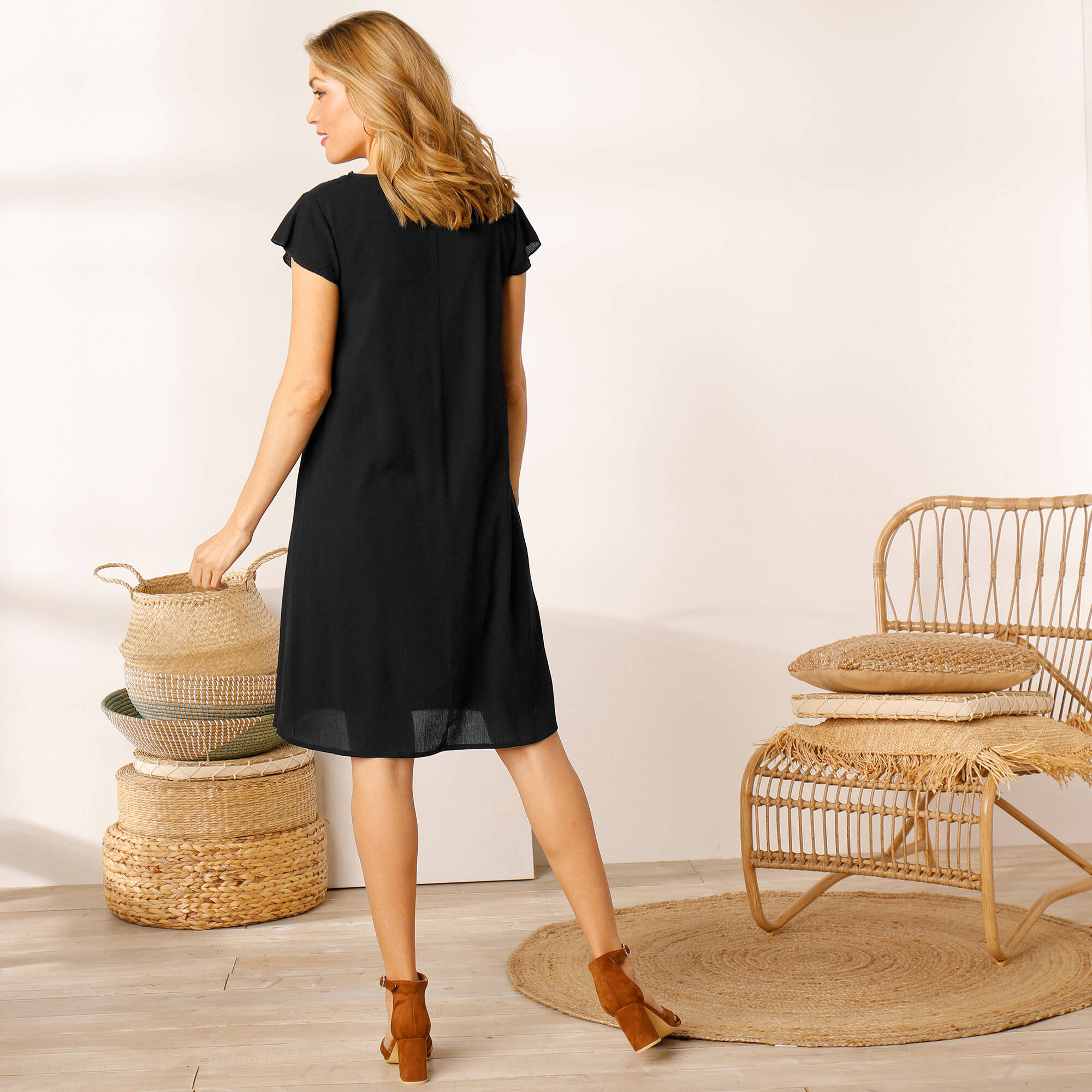 Robe décolleté macramé unie