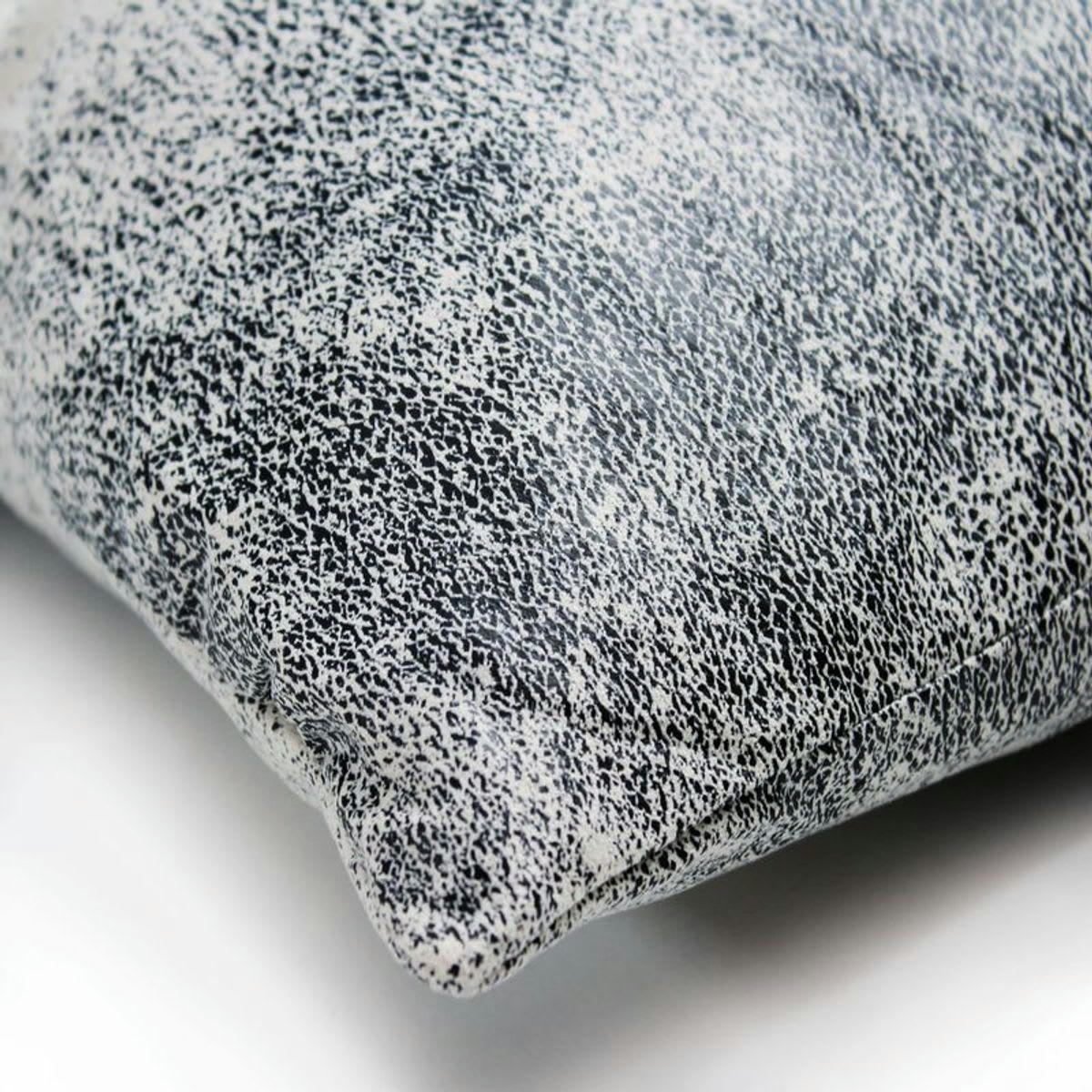 HAVANE - Coussin déhoussable aspect cuir blanc 60x40