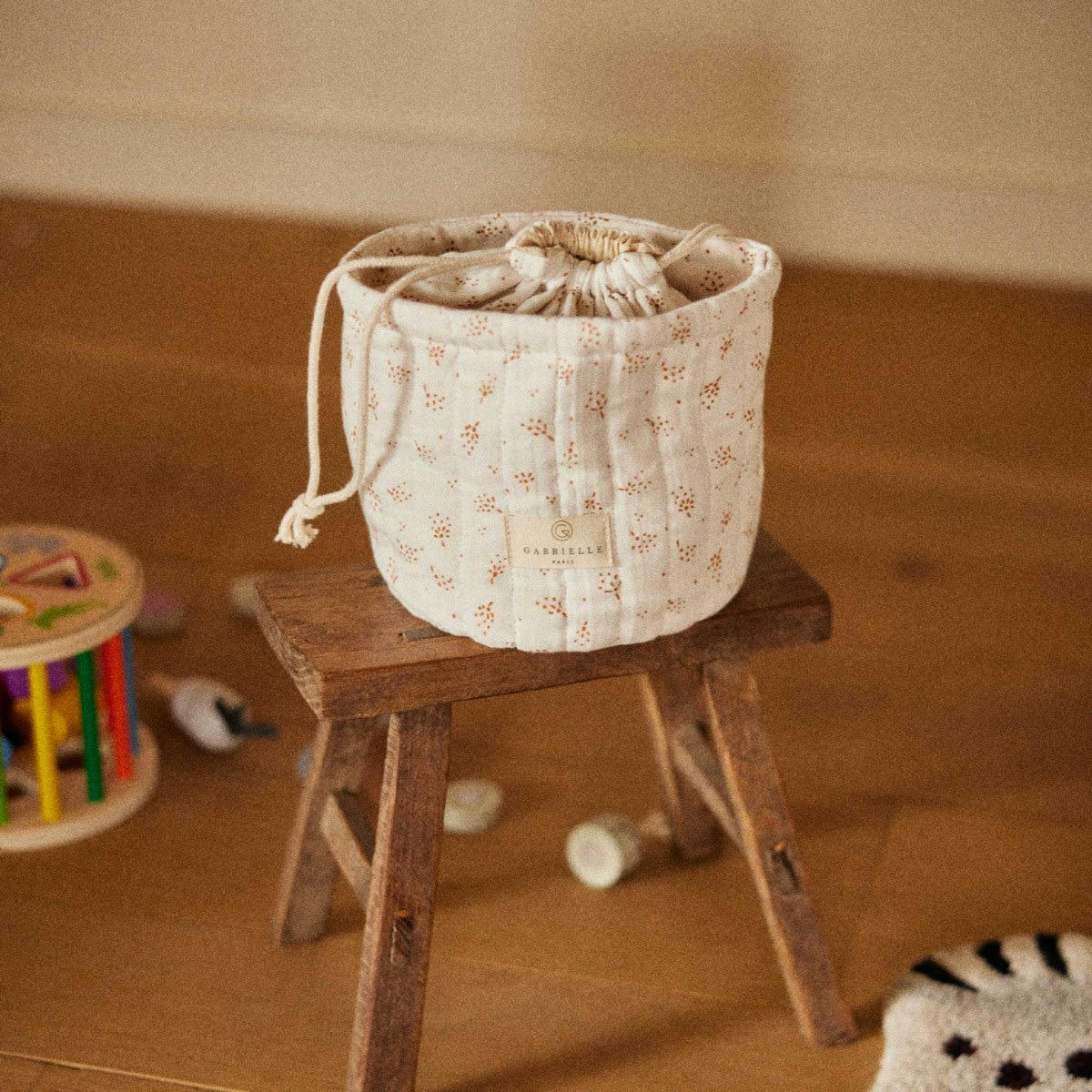 GREEN & KIDS - Petit pochon en gaze de coton imprimé crème