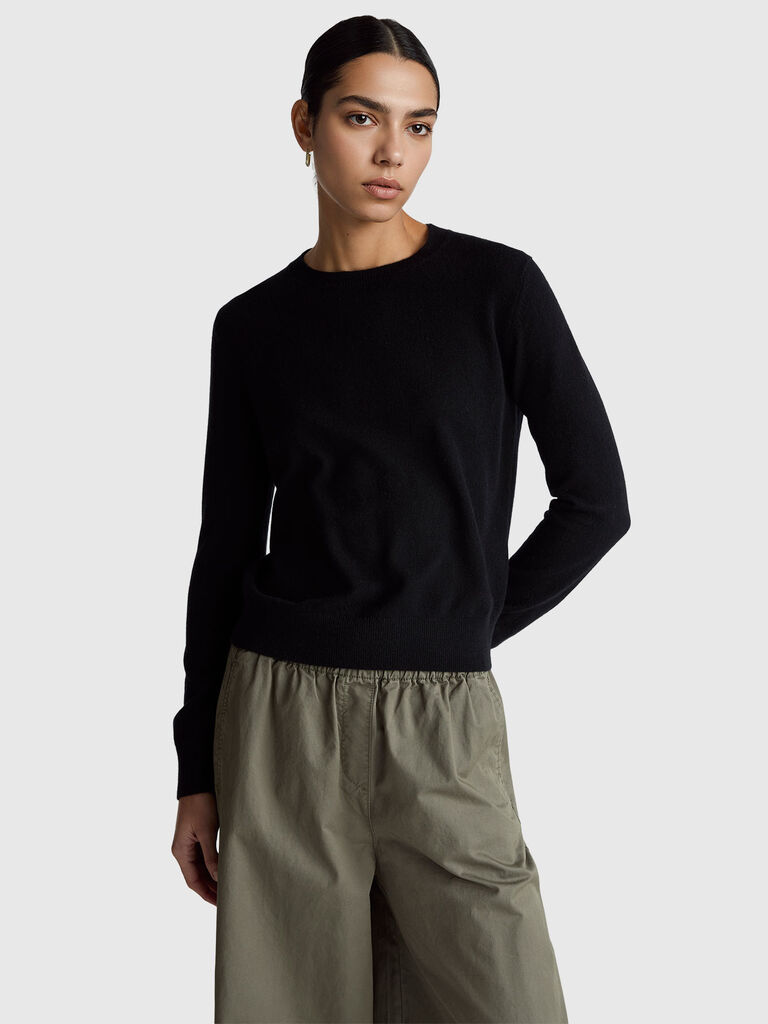 Black sweater in pure cashmere
