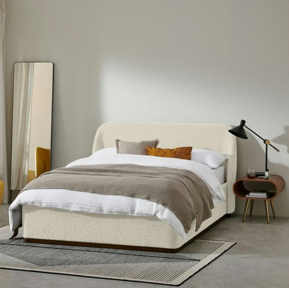 TRUDY - Lit coffre en tissu blanc 160x200