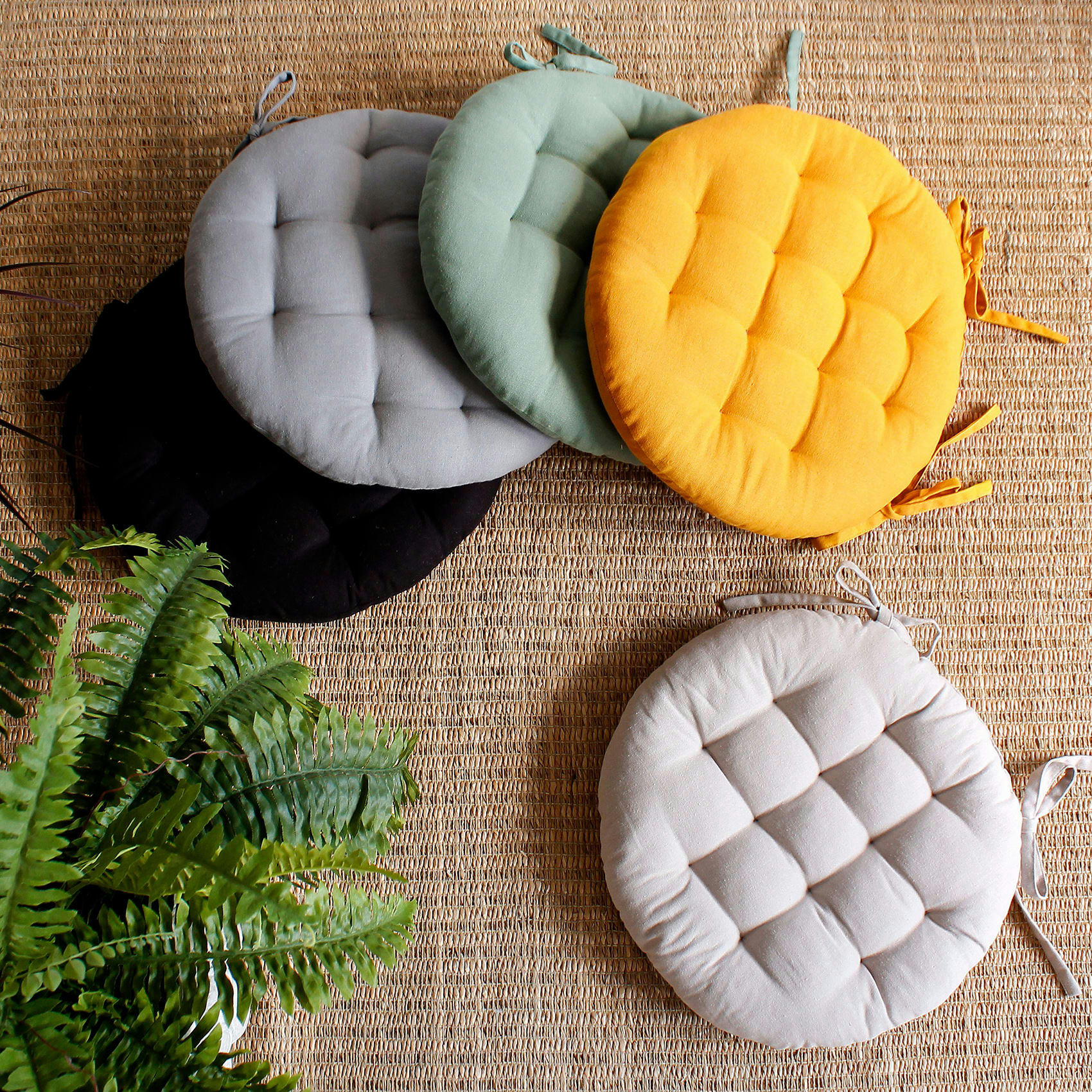 - Galette de chaise piquée et ronde coton taupe 38x38 cm