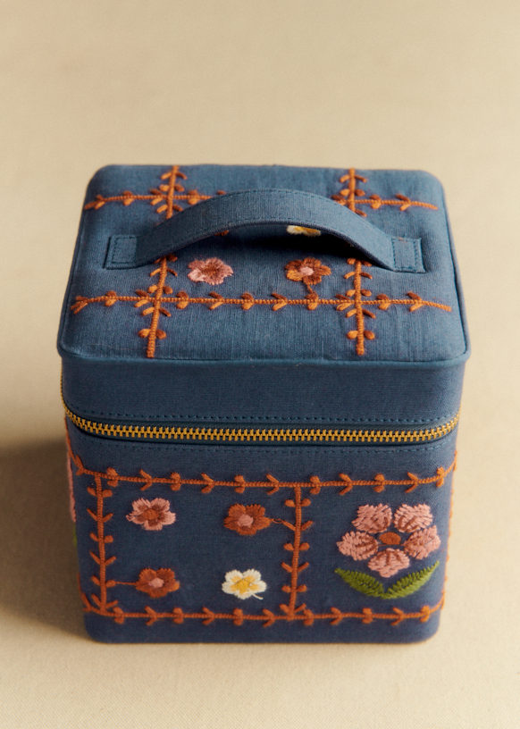 Small vanity case