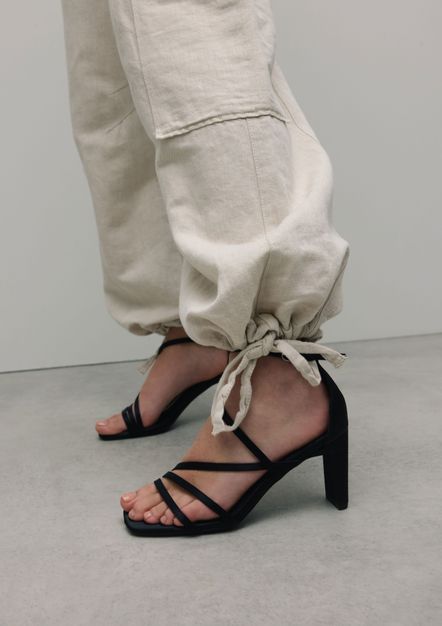 Zwarte sandalen met hak