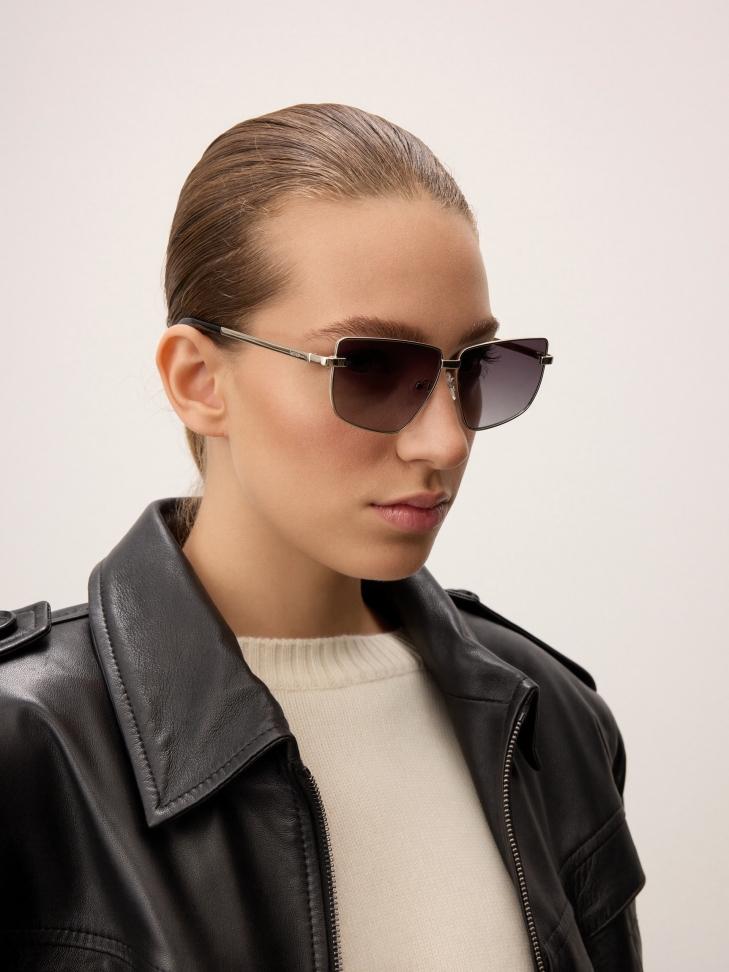 Sunglasses with geometric shape