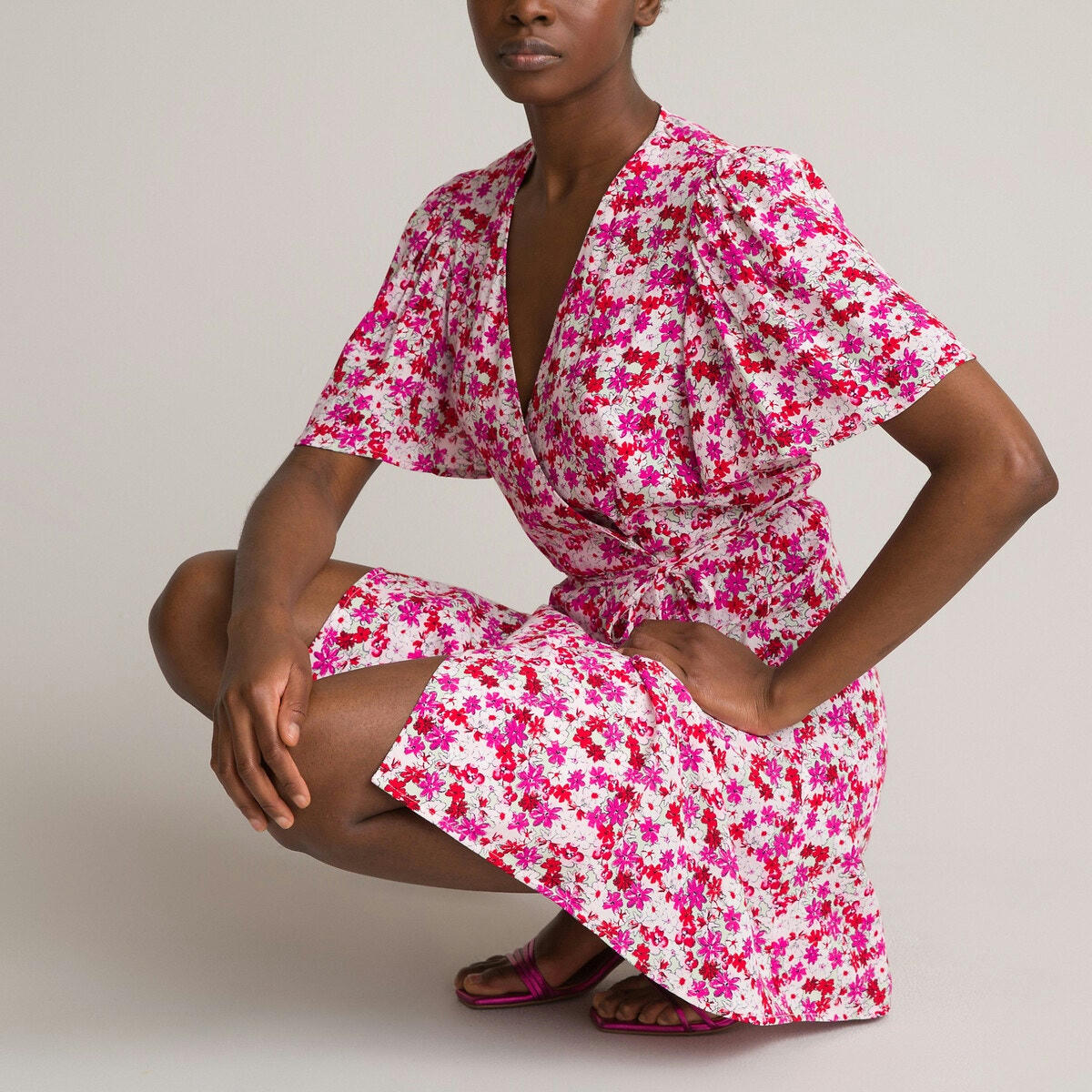 Robe cache-cœur imprimé floral, courte