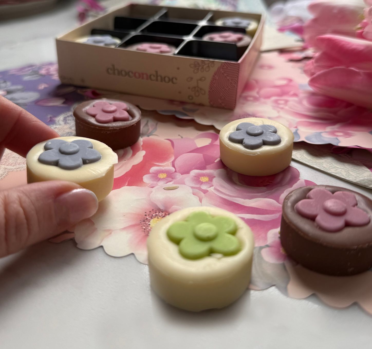 CHOC ON CHOC Chocolate Flowers