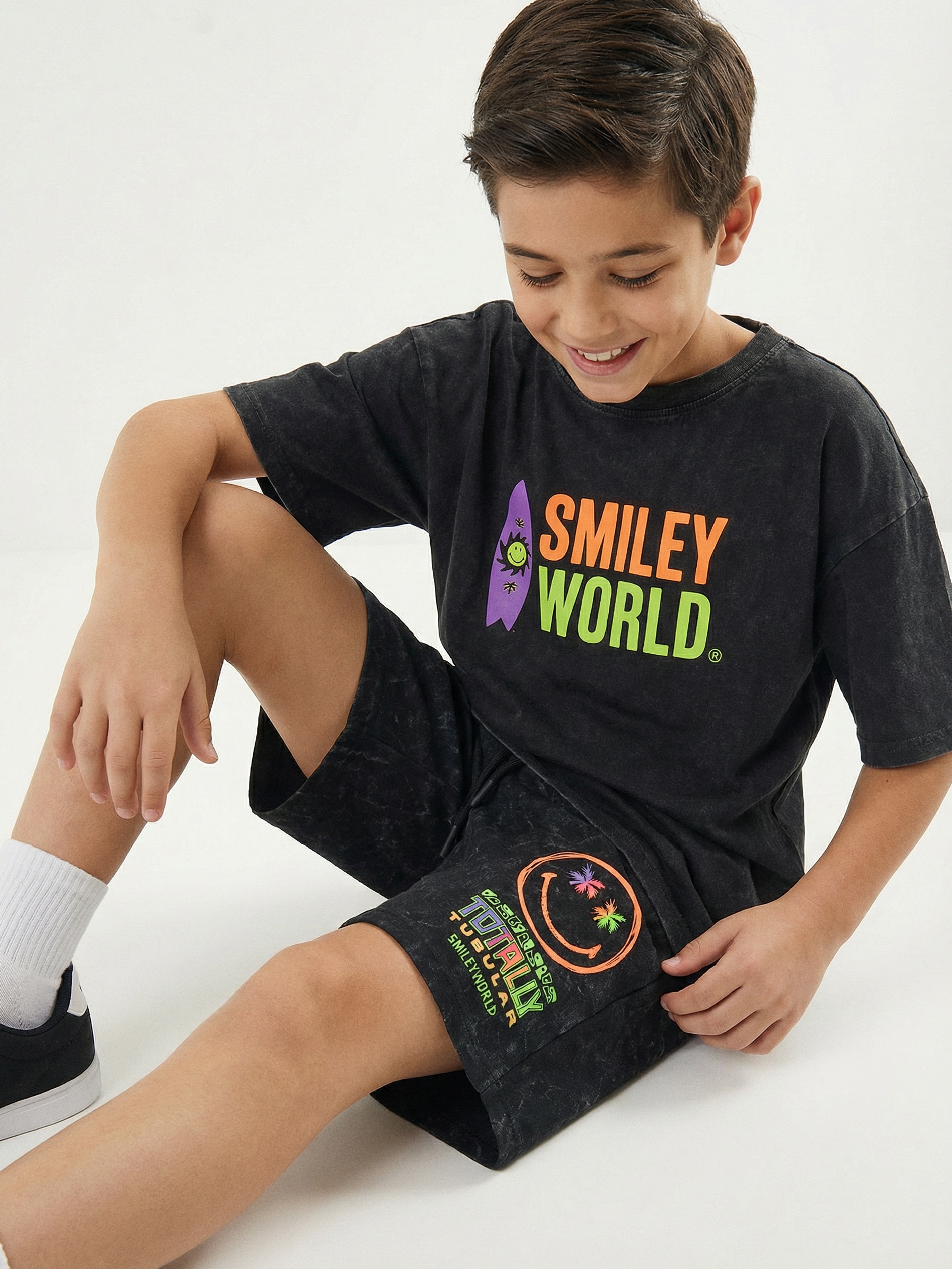 Dresowe szorty z efektem sprania SmileyWorld®