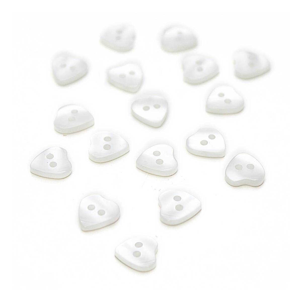 Hemline White Basic Hearts Button 17 Pack