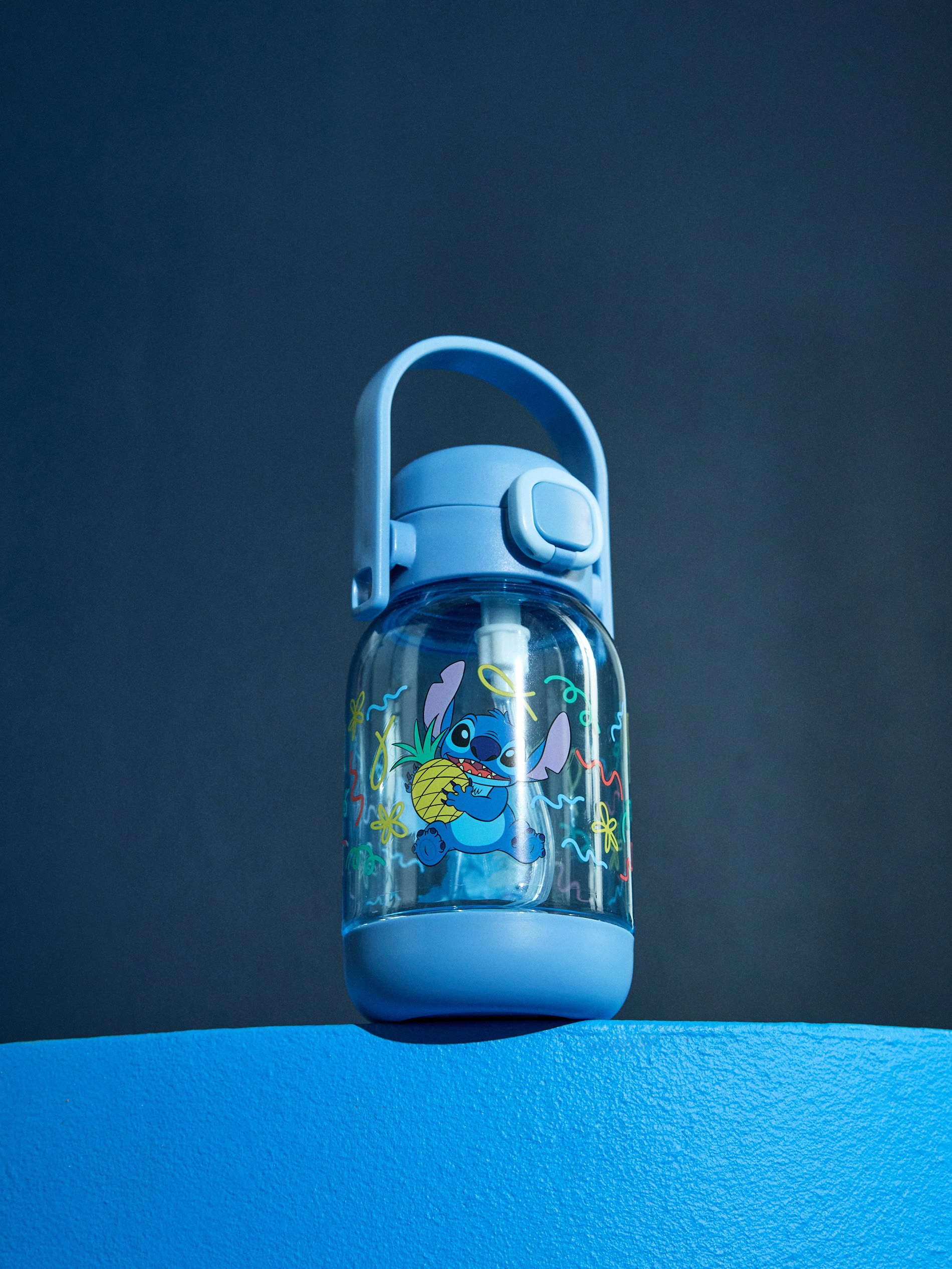 Bidon z uchwytem i słomką Stitch