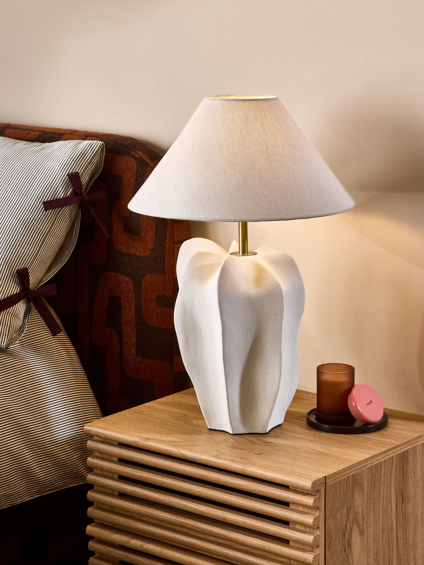 Matteo Table Lamp in White Ceramic