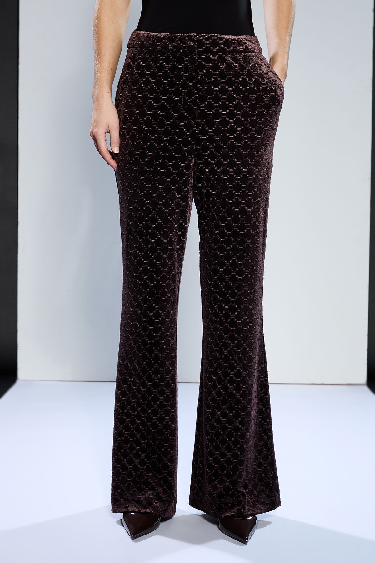 RUNWAY 1.8.1.8 Runway 1.8.1.8 Jacquard Velvet Flare Trouser