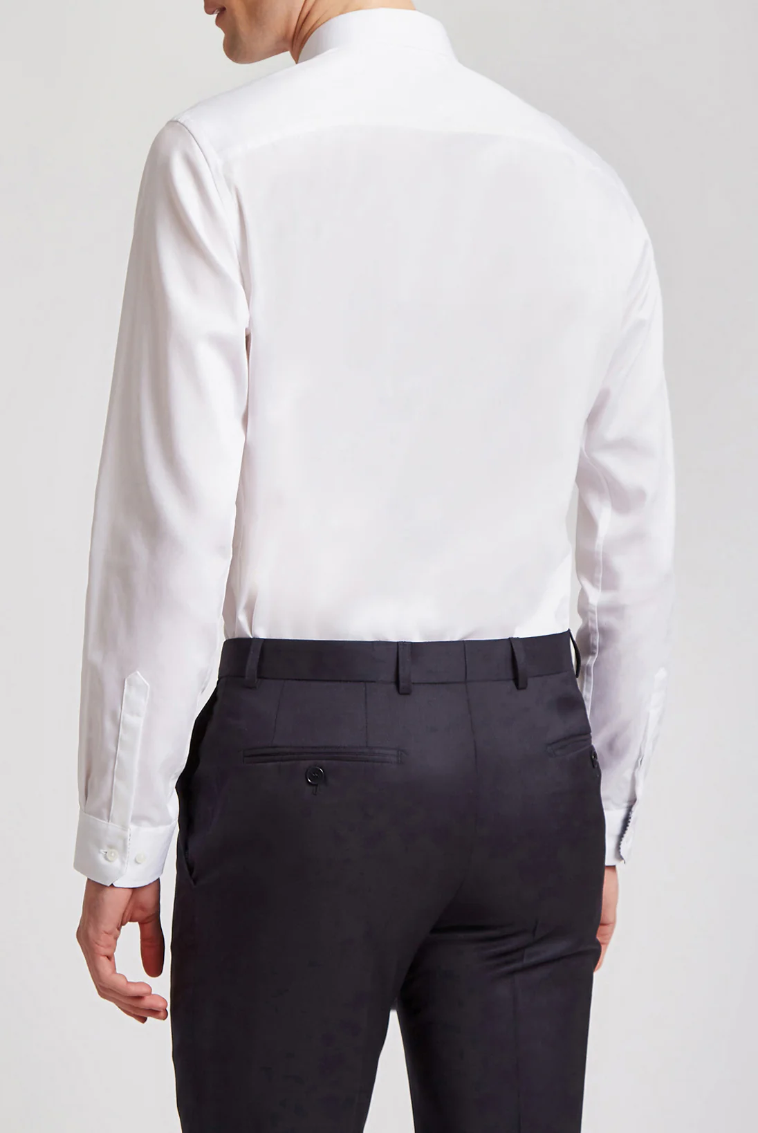 HOLMER | WHITE