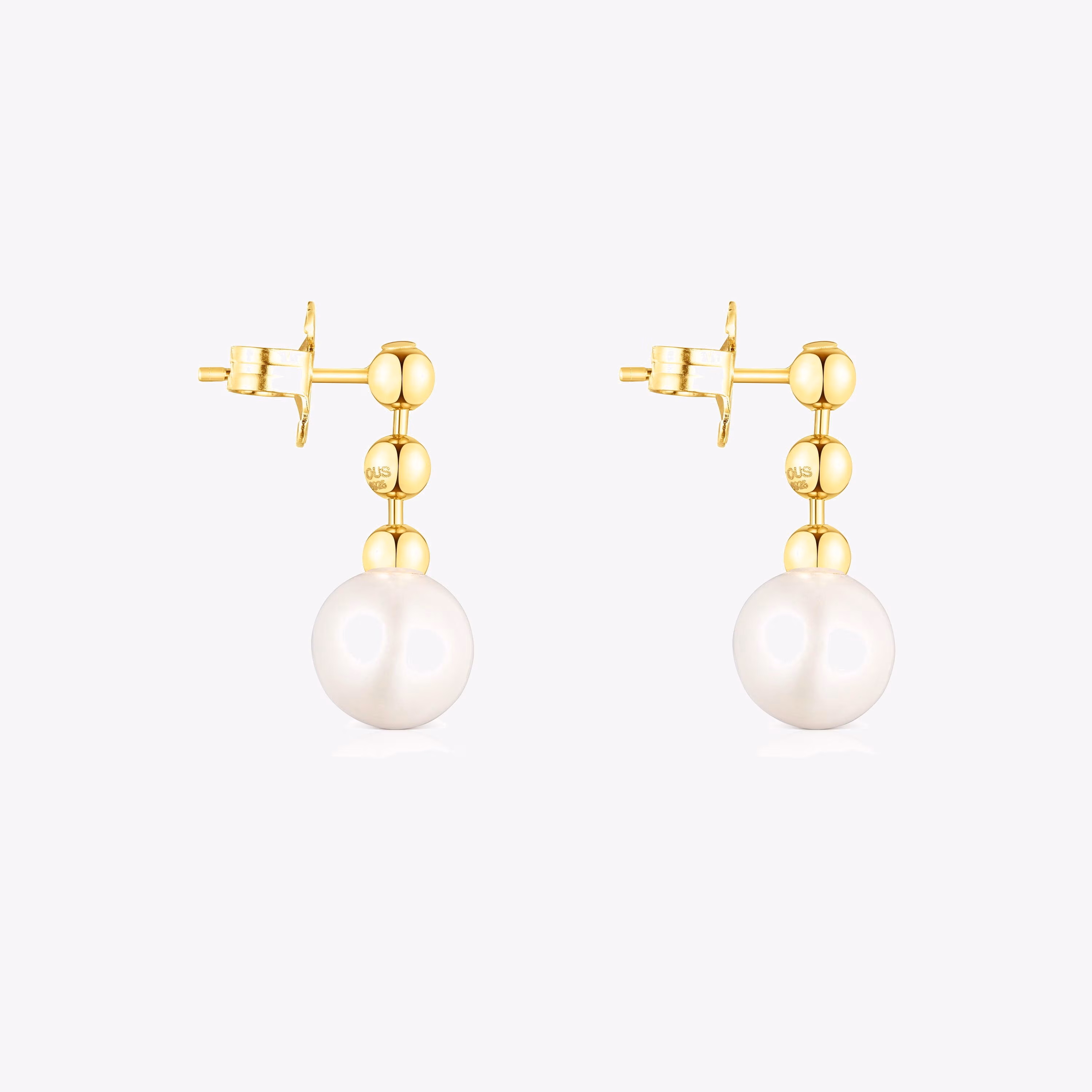 Pendientes cortos bolas con baño de oro 18 kt sobre plata y perla Gloss