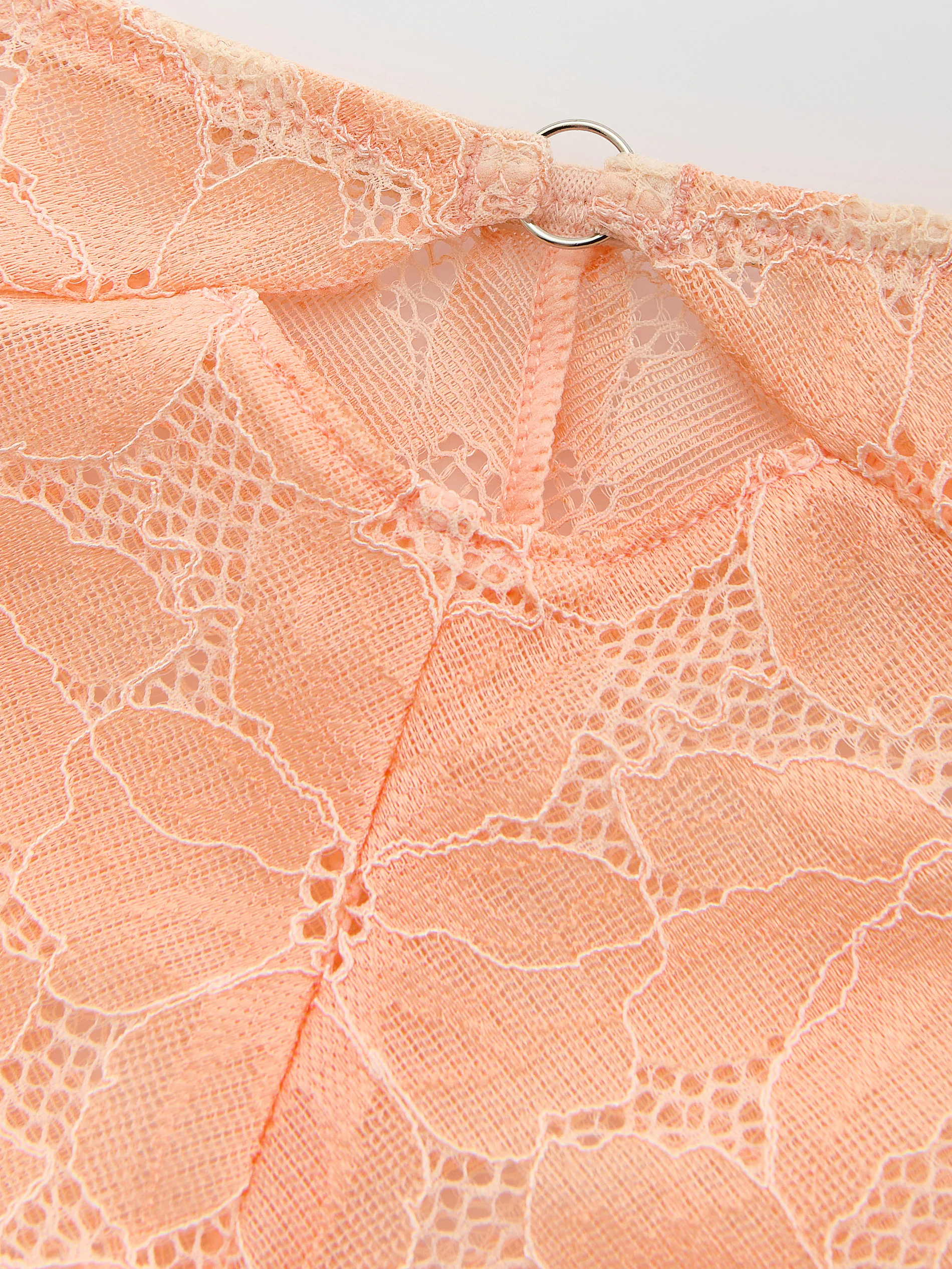 Koronkowe majtki brazyliany