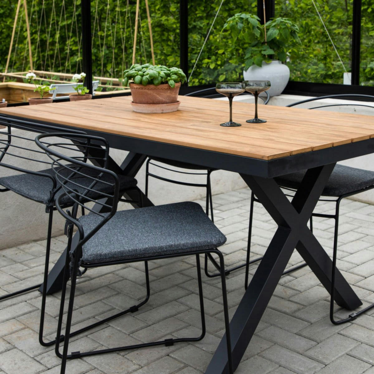JORDANIE - Table de jardin 150x90cm effet bois