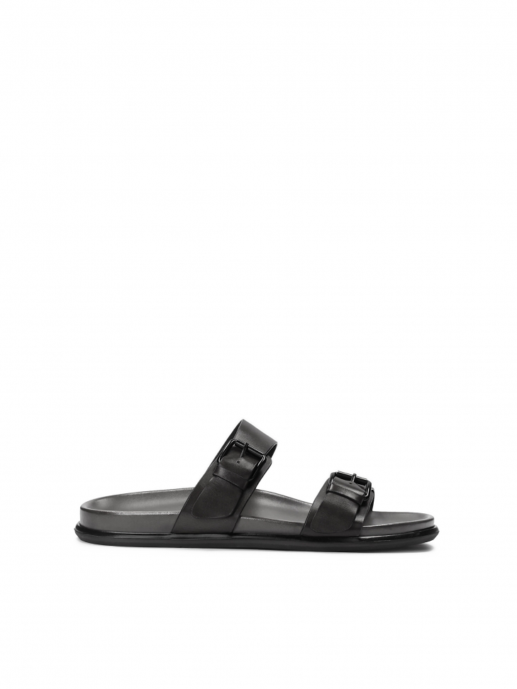 Black slides in grain leather for urban style