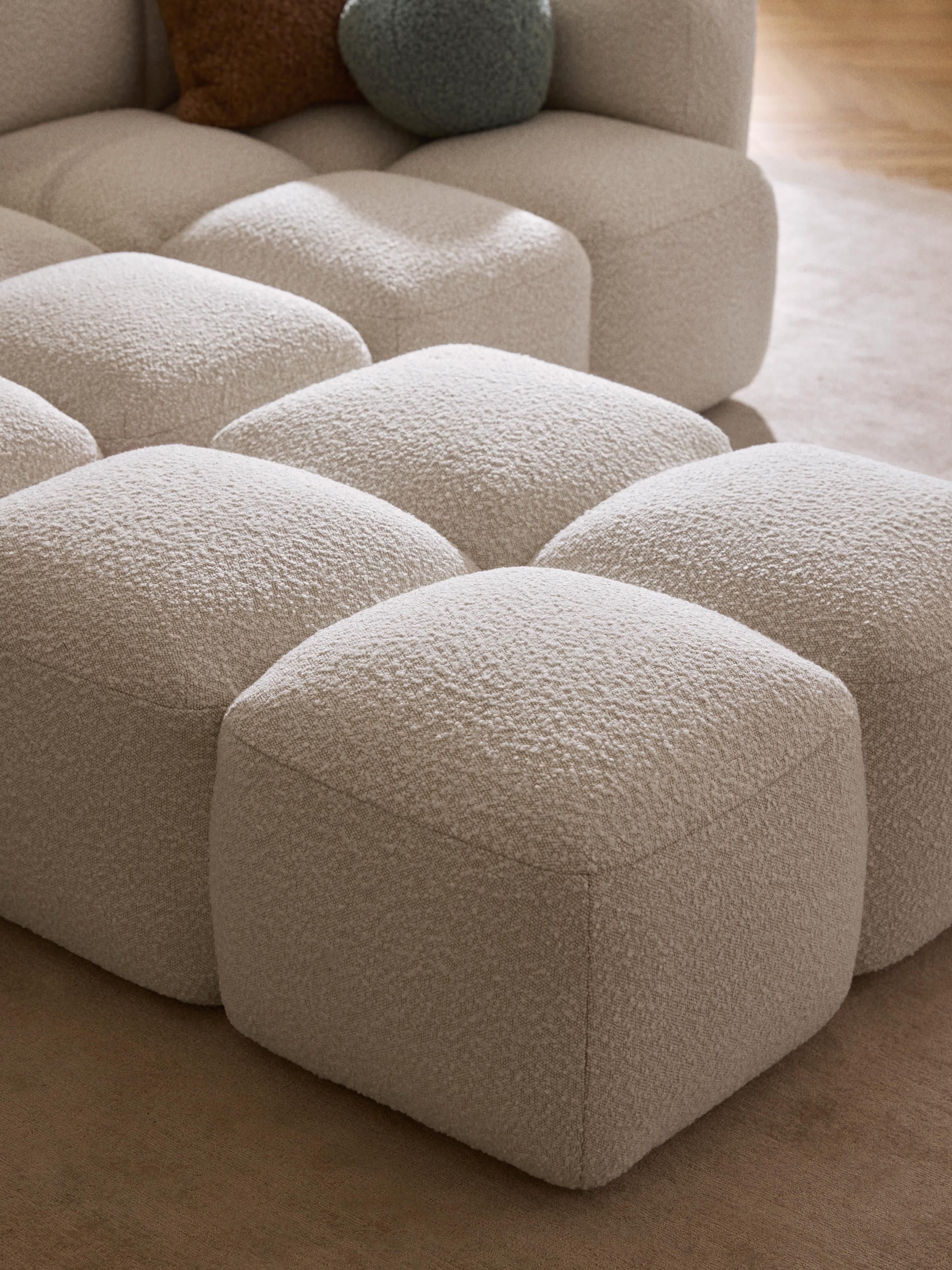 Sofa-Hocker Tayla aus Bouclé