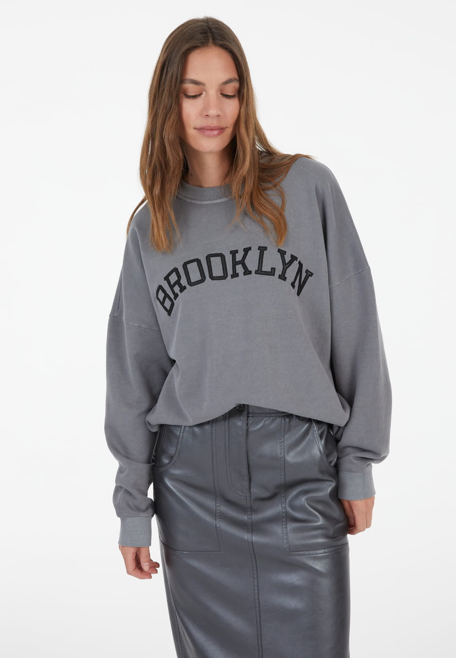 Sweatshirt mit Brooklyn Applikation