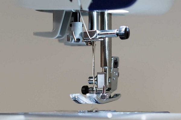 Machine à coudre électronique Juki HZL-G120