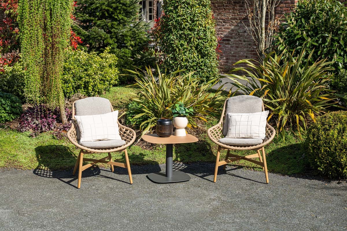 Set van twee loungestoelen Castello - met bijzettafel Leon