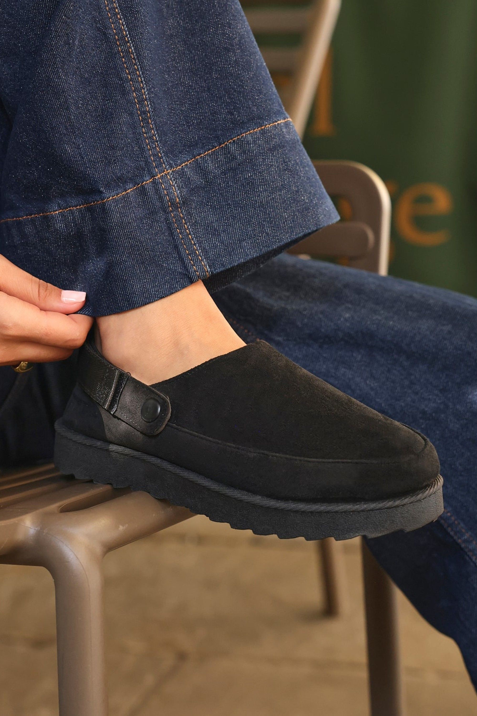 Linzi Teddy Black Slip-On Slingback Clog