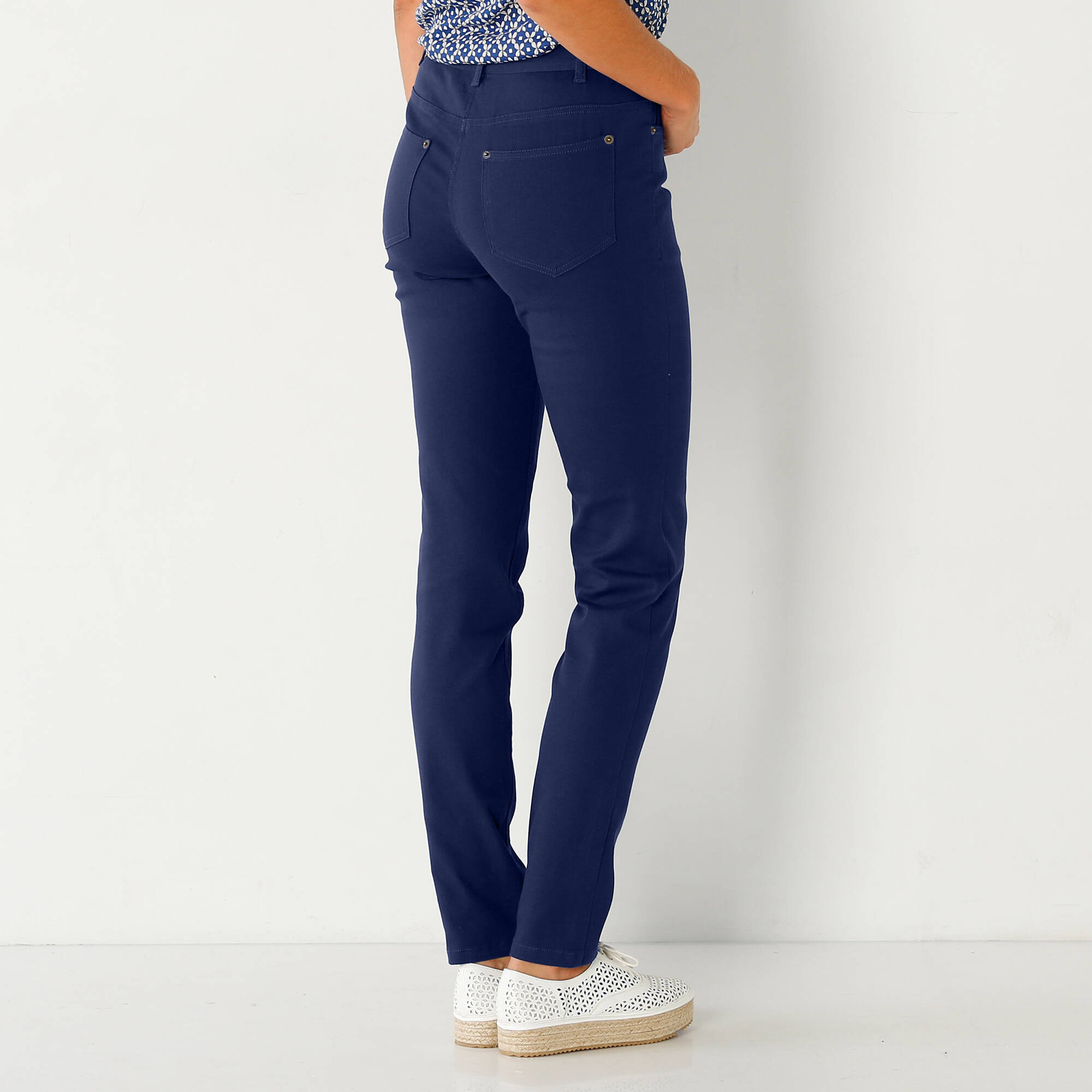 Pantalon fuselé couleur
