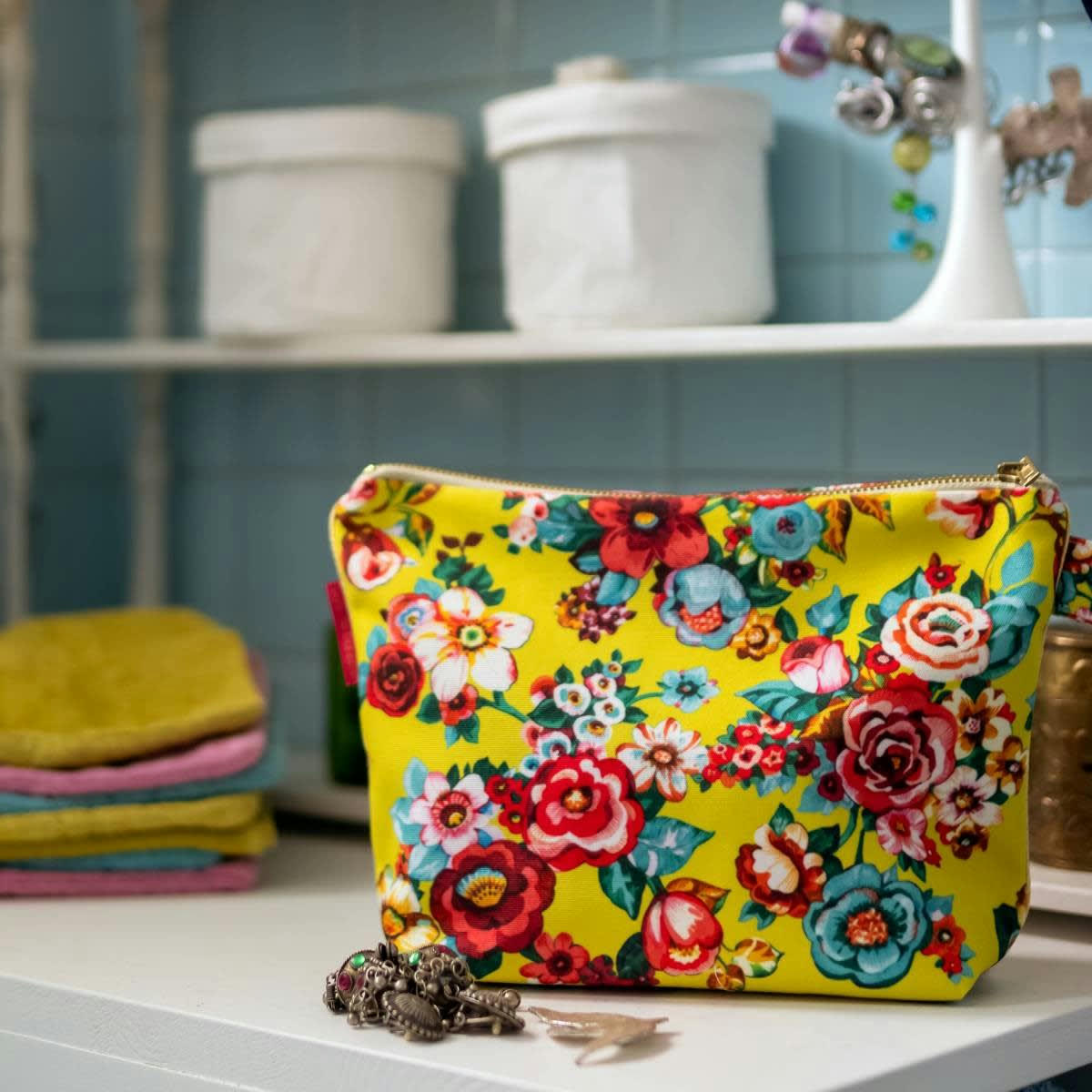 SAKURI - Pochette en toile outdoor imprimé fleuri jaune 19x28cm