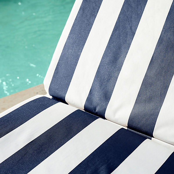 Matelas bain de soleil imperméable déhoussable à rayures ARCACHON (60x190 cm - Bleu Foncé)