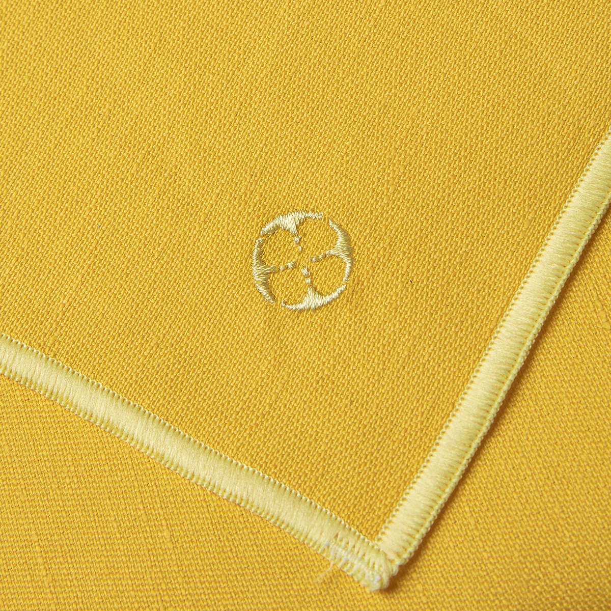 Nappe carrée 180 x 180 cm