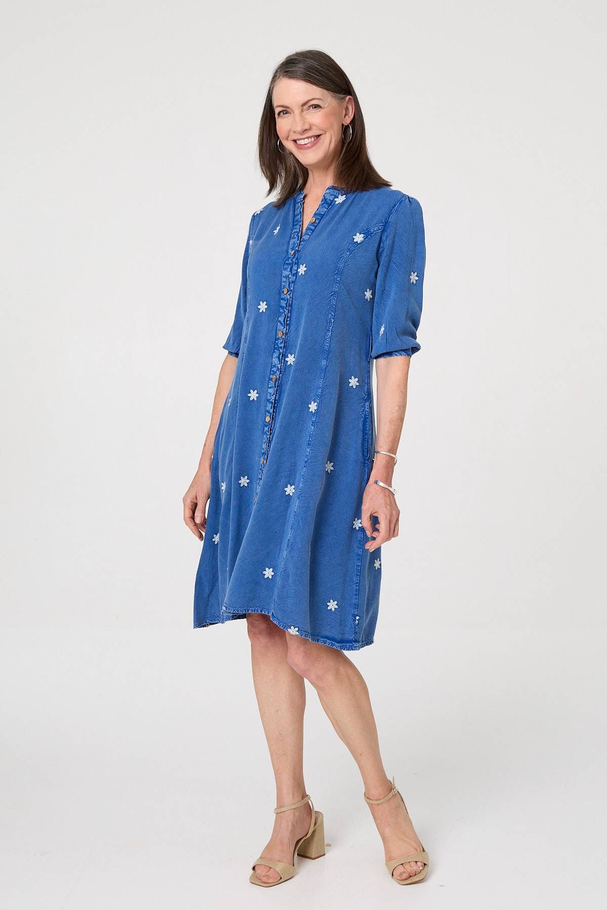 Izabel London Floral Detail Buttoned Knee Length Dress
