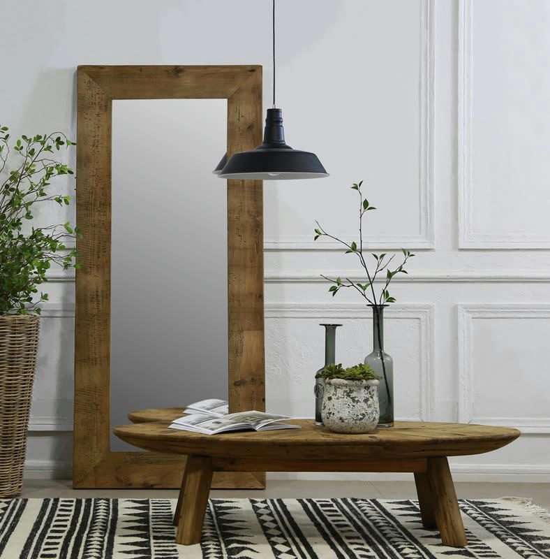 - Table basse ovale en pin recyclé