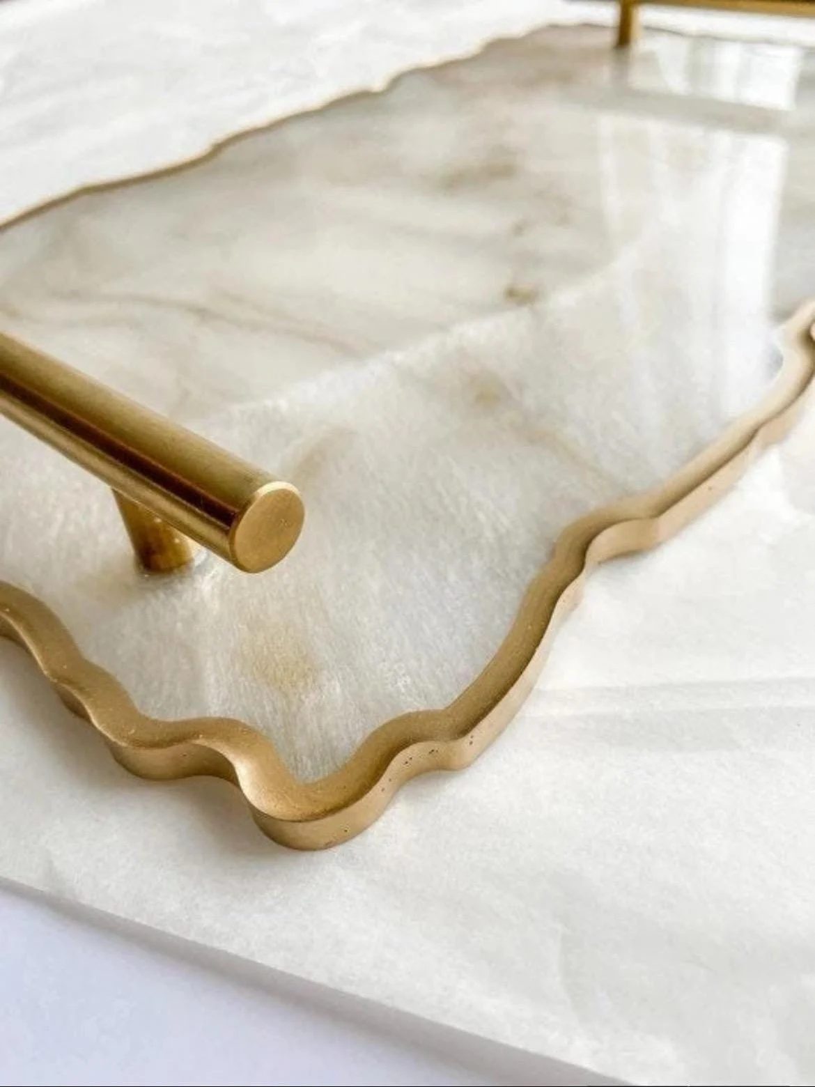 Mother of Pearl Resin Tray | Charcuterie Platter Round 13”, Small 14”, Large 17” | Housewarming Gift for Her | Handmade Epoxy Resin